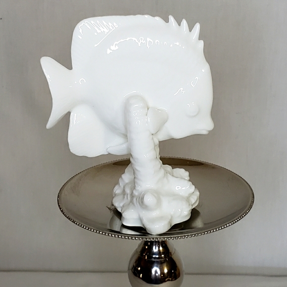 Vintage Andrea by Sadek White Fish on Coral Figurines Fine Bone China - Picture 1 of 4
